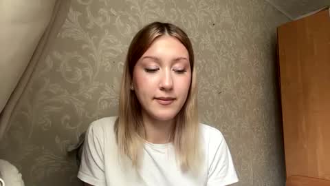 Mia online show from 07.14.26
