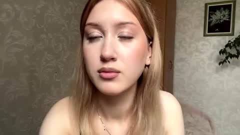 Mia online show from 07.17.26