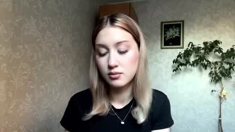 Mia online show from 07.20.26