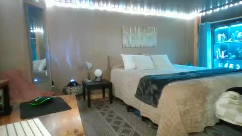 Snapshot of mavismable chatting on 03.29.26 mavismable online show from 03.29.26