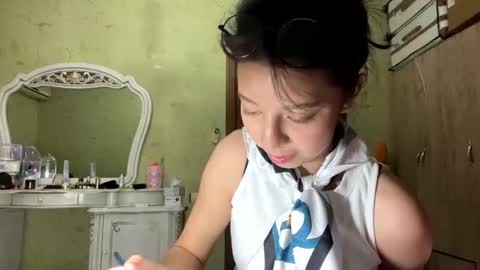 Snapshot of mavisscarpelli chatting on 07.27.26 Violet online show from 07.27.26