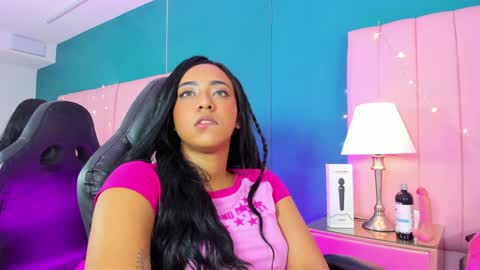 Snapshot of mavystar chatting on 12.21.24 Mavy  online show from 12.21.24