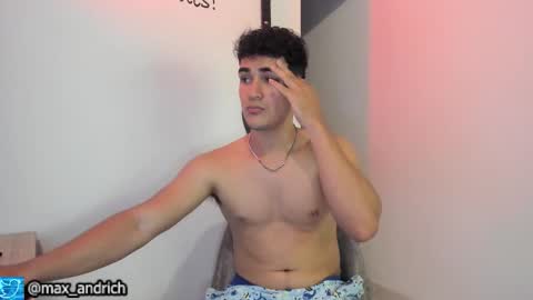 Snapshot of max__andrich chatting on 11.11.25 Max... online show from 11.11.25