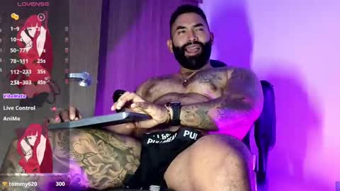 max__prada online show from 09.20.25