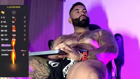 max__prada online show from 11.04.25