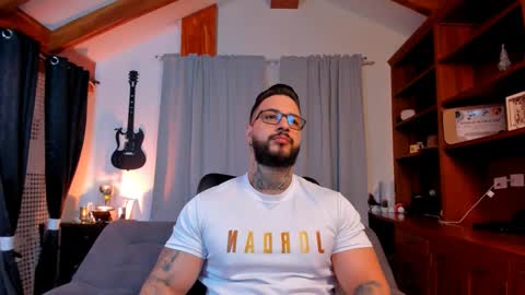 Snapshot of max_dic1 chatting on 03.06.25 max D. online show from 03.06.25