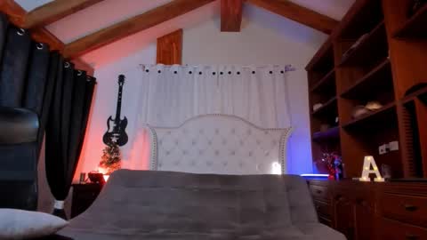 max D. online show from 12.03.25