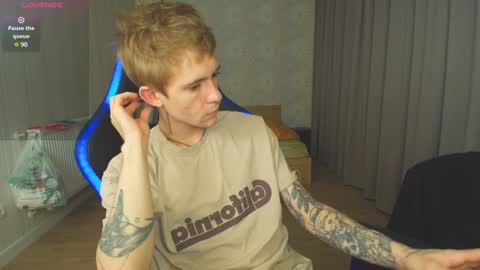 Max Gen with tats 24years  And Ethan without tats 20 years online show from 12.20.24