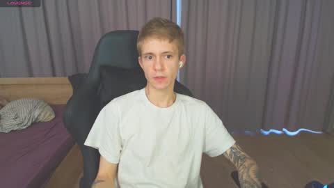 Max Gen with tats 24years  And Ethan without tats 20 years online show from 02.08.25