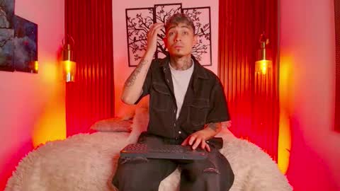 Snapshot of max_hader chatting on 02.22.26 Max online show from 02.22.26