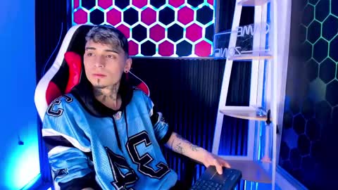 Max online show from 04.12.26