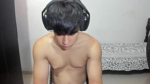 Max online show from 11.08.25