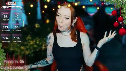 Snapshot of max_phoenix chatting on 12.19.25 Max online show from 12.19.25