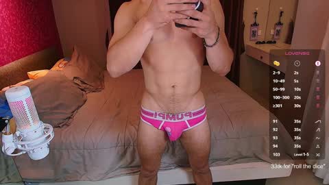 Snapshot of max_russell chatting on 12.09.24 Former Porn Star online show from 12.09.24