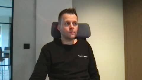 Max take off clothes online show from 01.01.25