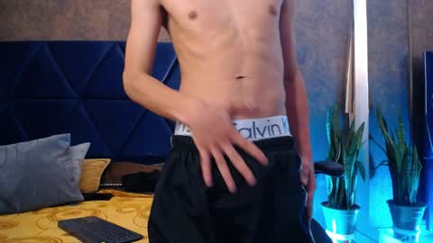 Snapshot of max_valentino chatting on 04.01.26 MAX--- online show from 04.01.26