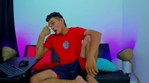 MAX     online show from 11.07.25