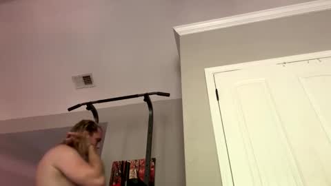 Snapshot of maxaux chatting on 09.16.25 Max online show from 09.16.25