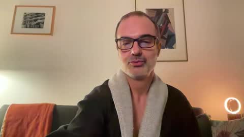 Snapshot of maxbow chatting on 11.15.25 Max Mikado online show from 11.15.25