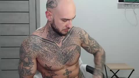 Snapshot of maxi_foxxx chatting on 04.28.26 Maximus Fox online show from 04.28.26
