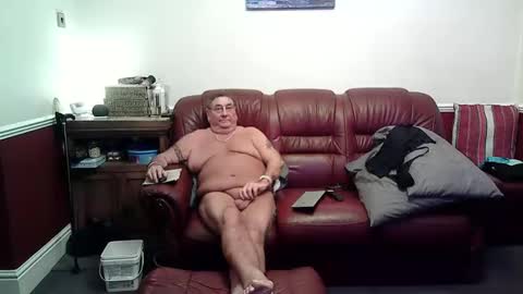 MAX online show from 11.04.25