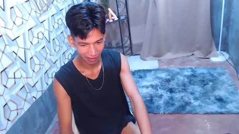 Snapshot of maxiebunny99 chatting on 02.03.25 Reyn online show from 02.03.25