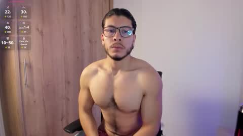 Snapshot of maxifit_ chatting on 11.19.25 Mikael online show from 11.19.25