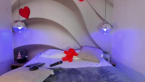 maxim online show from 02.18.25