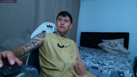 Snapshot of maximo10_ chatting on 11.08.25 Maximum Independent model online show from 11.08.25