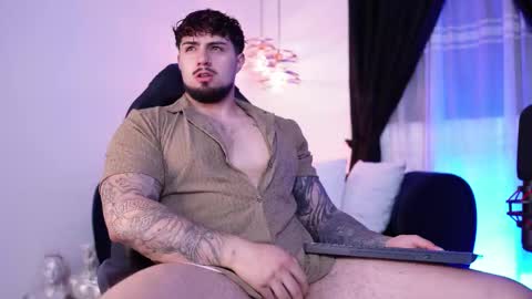 Snapshot of maximo_rodriguez chatting on 02.06.26 Maximo online show from 02.06.26