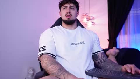 Snapshot of maximo_rodriguez chatting on 02.09.26 Maximo online show from 02.09.26