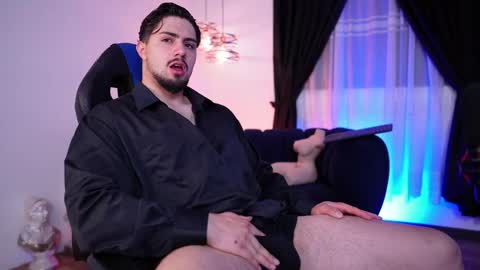 Snapshot of maximo_rodriguez chatting on 02.27.26 Maximo online show from 02.27.26