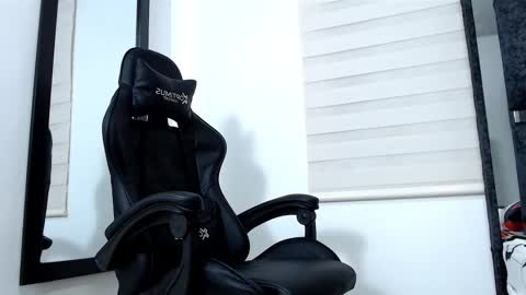 Maximo Sebastian online show from 03.10.25