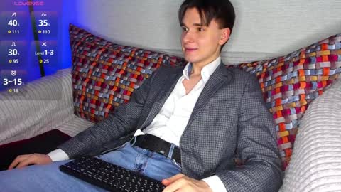 Max online show from 01.20.25