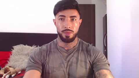 Independent Model online show from 06.25.26
