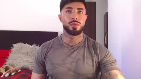 Independent Model online show from 06.25.26