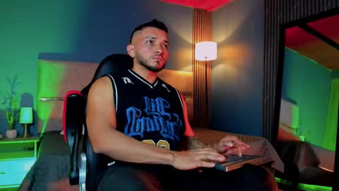 Snapshot of maximusclark chatting on 02.04.26 Maximus Clark online show from 02.04.26