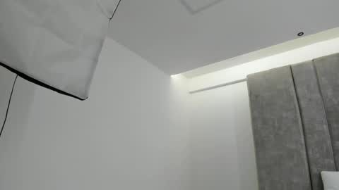 Snapshot of maxirogers chatting on 01.20.25 Maxi Rogers online show from 01.20.25