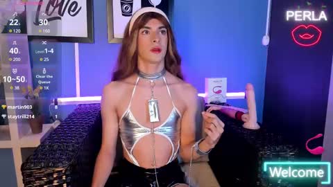 Snapshot of maxirogers chatting on 02.25.25 Maxi Rogers online show from 02.25.25