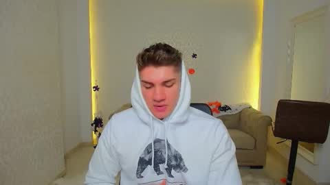 MaxKaiden online show from 10.27.25