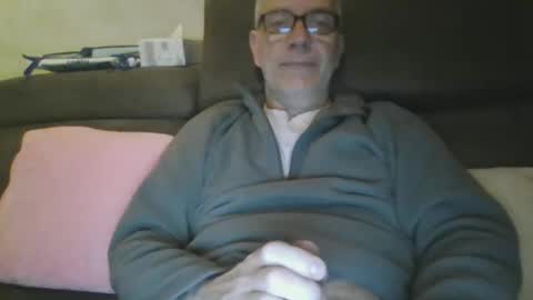 Snapshot of maxou569 chatting on 03.06.25 maxou569 online show from 03.06.25