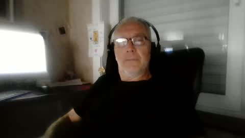 Snapshot of maxou569 chatting on 06.23.26 maxou569 online show from 06.23.26