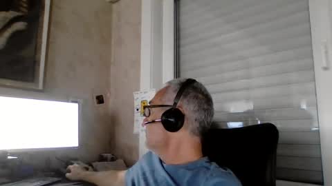 Snapshot of maxou569 chatting on 07.29.26 maxou569 online show from 07.29.26