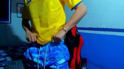 Snapshot of maxowens_oficial chatting on 06.18.26 MAX online show from 06.18.26
