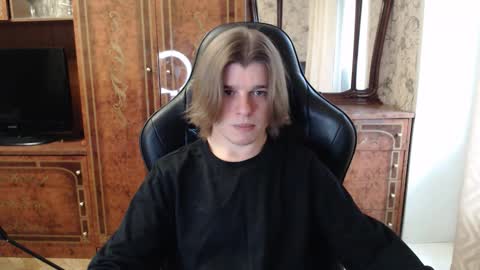 Snapshot of maxplay18 chatting on 10.07.25 Max online show from 10.07.25