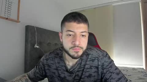 Snapshot of maxvibe_ chatting on 10.30.25 maxvibe_ online show from 10.30.25