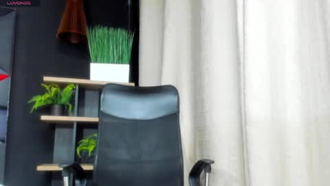 Snapshot of maxvolturi_ chatting on 05.02.26 maxvolturi_ online show from 05.02.26