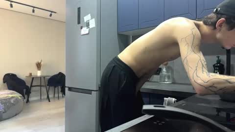 Max online show from 10.03.25