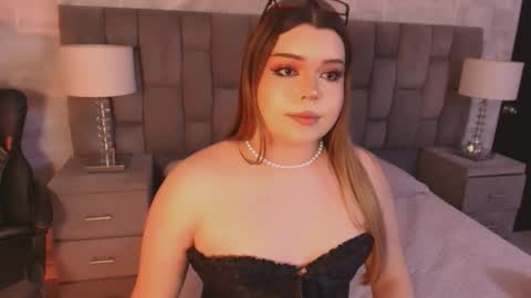 Maxine Minx online show from 11.08.25