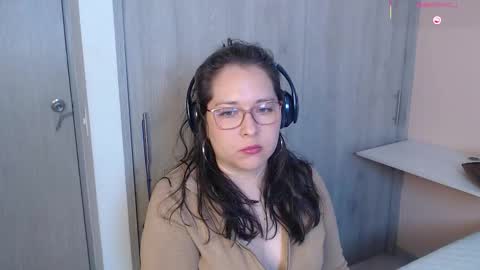 Snapshot of may_bloom chatting on 10.04.25 May online show from 10.04.25